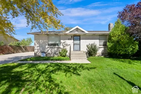 5414 W Mountain Men Dr S, Kearns, UT 84118