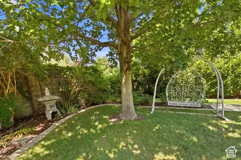 Exterior - 2763 E Willow Wick Dr S, Sandy, UT 84093 photo 7 of 10