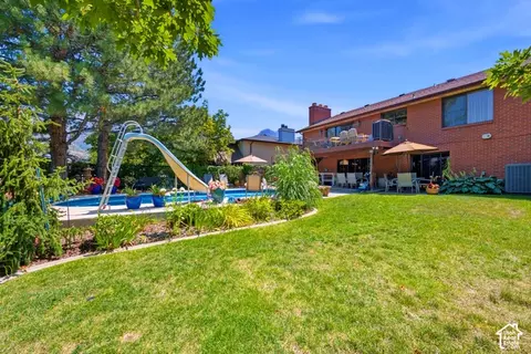 Exterior - 2763 E Willow Wick Dr S, Sandy, UT 84093 photo 4 of 10