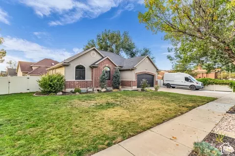 2088 S 800 W, Woods Cross, UT 84087