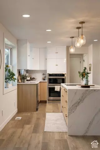 Kitchen - 1098 E Lori Way, Murray, UT 84117 photo 4 of 9