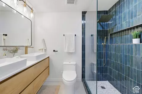 Bath - 1098 E Lori Way, Murray, UT 84117 photo 1 of 5