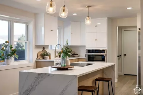 Kitchen - 1098 E Lori Way, Murray, UT 84117 photo 5 of 9