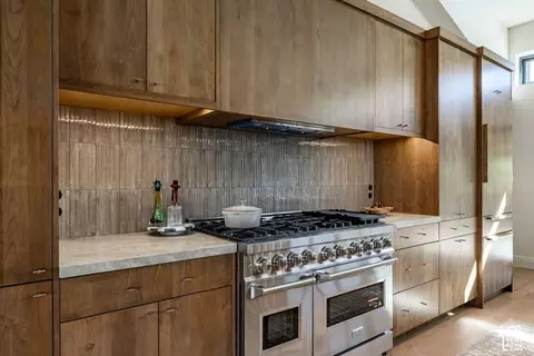Kitchen - 3983 S Mercury Dr, Holladay, UT 84124 photo 6 of 16