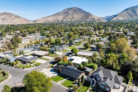 View/Area - 3983 S Mercury Dr, Holladay, UT 84124 photo 3 of 5