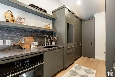 Kitchen - 3983 S Mercury Dr, Holladay, UT 84124 photo 16 of 16