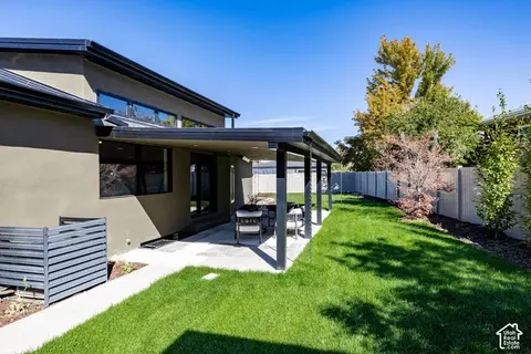 Exterior - 3983 S Mercury Dr, Holladay, UT 84124 photo 4 of 8