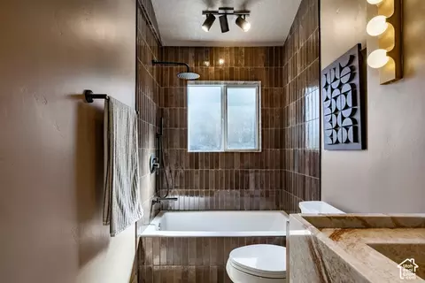Bath - 3983 S Mercury Dr, Holladay, UT 84124 photo 2 of 9
