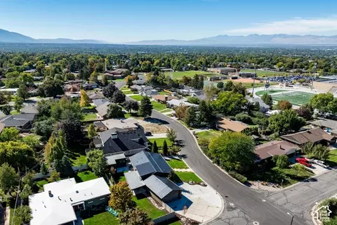 View/Area - 3983 S Mercury Dr, Holladay, UT 84124 photo 5 of 5