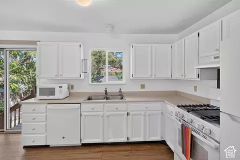 Kitchen - 831 Mountain Dr, Moab, UT 84532 photo 1 of 1