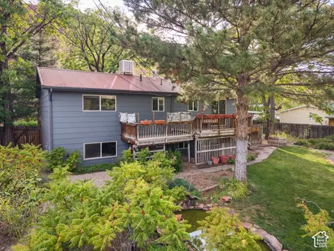 Exterior - 831 Mountain Dr, Moab, UT 84532 photo 9 of 10