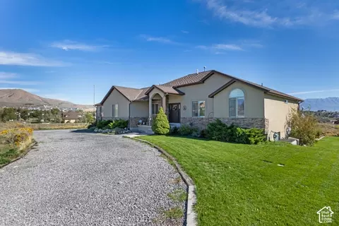 Exterior - 9044 N Cedar Pass Rd, Eagle Mountain, UT 84005 photo 2 of 10