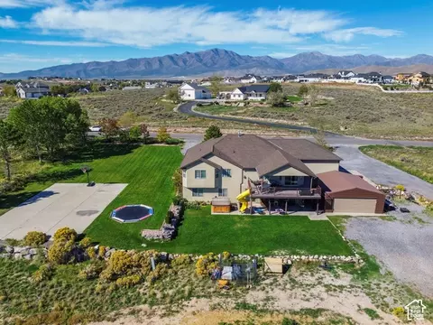 View/Area - 9044 N Cedar Pass Rd, Eagle Mountain, UT 84005 photo 2 of 13