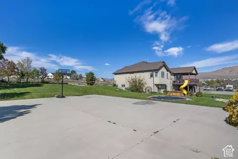 Exterior - 9044 N Cedar Pass Rd, Eagle Mountain, UT 84005 photo 9 of 10