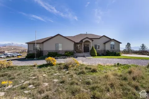 Exterior - 9044 N Cedar Pass Rd, Eagle Mountain, UT 84005 photo 3 of 10
