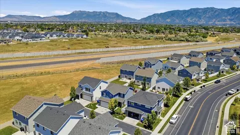 View/Area - 1706 W Parkview Dr, Syracuse, UT 84075 photo 2 of 5