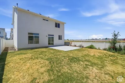 Exterior - 1706 W Parkview Dr, Syracuse, UT 84075 photo 4 of 7