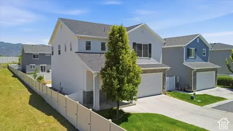 Exterior - 1706 W Parkview Dr, Syracuse, UT 84075 photo 6 of 7