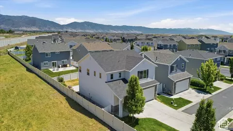 View/Area - 1706 W Parkview Dr, Syracuse, UT 84075 photo 1 of 5