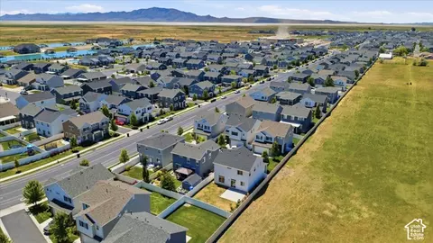 View/Area - 1706 W Parkview Dr, Syracuse, UT 84075 photo 4 of 5
