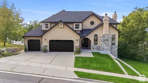 8450 S Dynasty Way, Cottonwood Heights, UT 84121