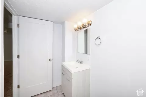 Bath - 1204 E Roma Dr, Fruit Heights, UT 84037 photo 8 of 8