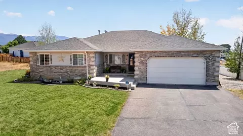 Exterior - 170 E 400 N, Mount Pleasant, UT 84647 photo 3 of 9