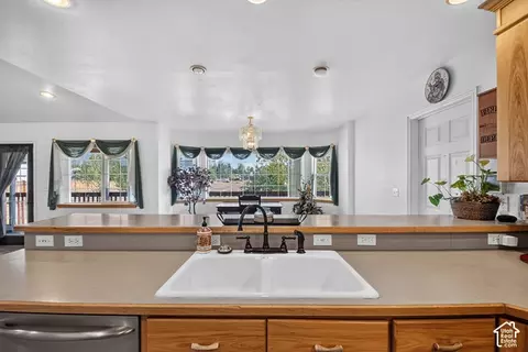 Kitchen - 170 E 400 N, Mount Pleasant, UT 84647 photo 6 of 8