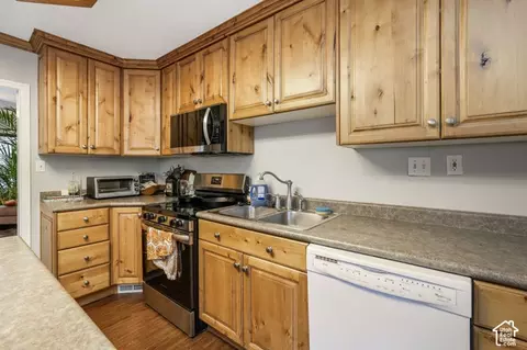 Kitchen - 815 E 4200 S, Murray, UT 84107 photo 2 of 3