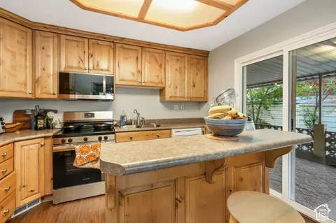 Kitchen - 815 E 4200 S, Murray, UT 84107 photo 1 of 3