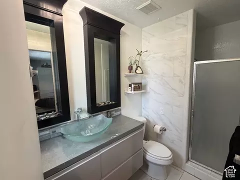 Bath - 517 E 1400 N, Centerville, UT 84014 photo 1 of 3
