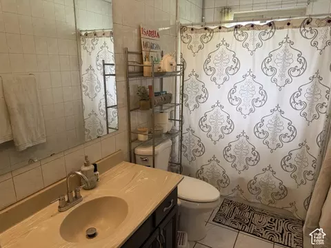 Bath - 517 E 1400 N, Centerville, UT 84014 photo 2 of 3