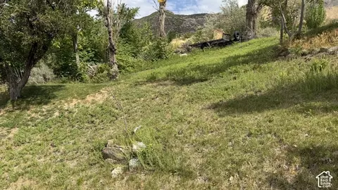 Exterior - 517 E 1400 N, Centerville, UT 84014 photo 8 of 9