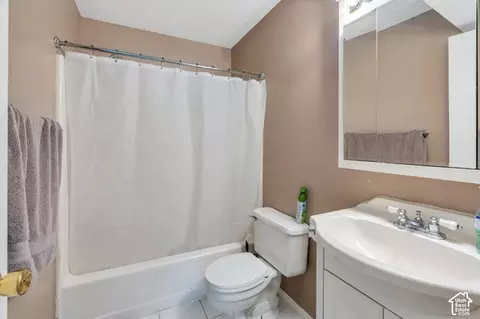 Bath - 1206 E Waterside Cv #32, Midvale, UT 84047 photo 1 of 2