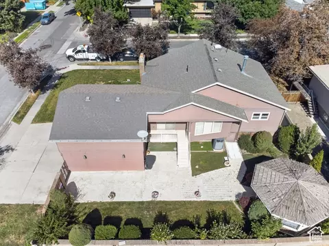View/Area - 712 E Arrowhead Ln, Murray, UT 84107 photo 2 of 3