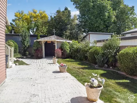 Exterior - 712 E Arrowhead Ln, Murray, UT 84107 photo 4 of 6