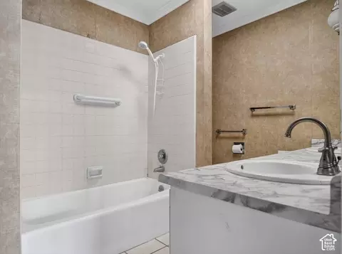 Bath - 712 E Arrowhead Ln, Murray, UT 84107 photo 2 of 2