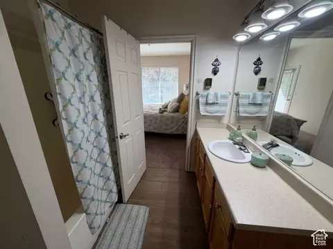 Bath - 9476 S Hidden Point Dr W, Sandy, UT 84070 photo 2 of 5