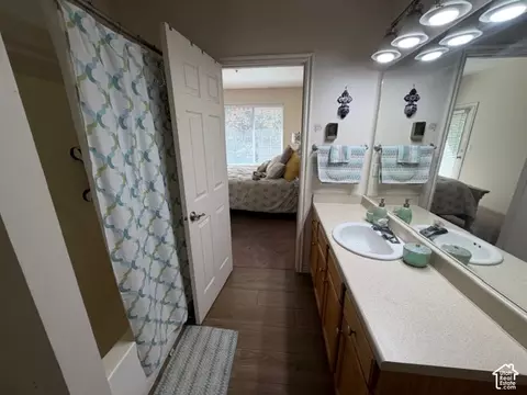Bath - 9476 S Hidden Point Dr W, Sandy, UT 84070 photo 3 of 5
