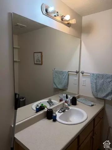 Bath - 9476 S Hidden Point Dr W, Sandy, UT 84070 photo 4 of 5