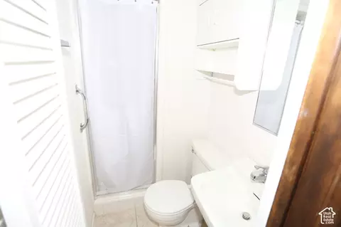 Bath - 4075 S Olympic Way, Holladay, UT 84124 photo 3 of 3