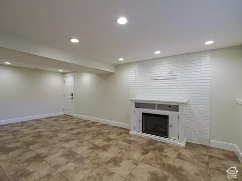 Living - 885 E Winter Way, Sandy, UT 84094 photo 6 of 7