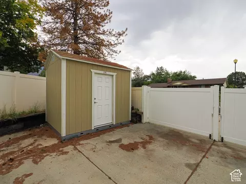 Exterior - 885 E Winter Way, Sandy, UT 84094 photo 8 of 11