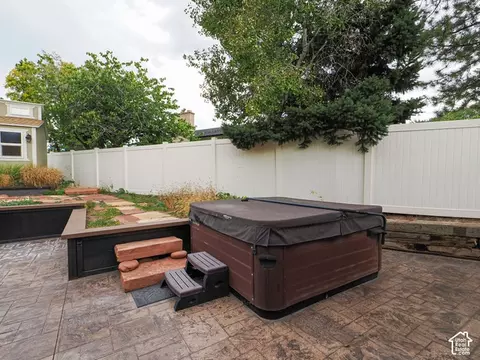 Exterior - 885 E Winter Way, Sandy, UT 84094 photo 6 of 11