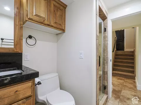 Bath - 885 E Winter Way, Sandy, UT 84094 photo 4 of 5