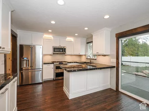 Kitchen - 885 E Winter Way, Sandy, UT 84094 photo 1 of 6