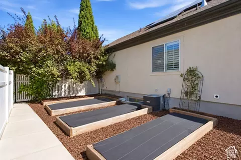 Exterior - 330 E 1250 N, Orem, UT 84057 photo 5 of 11