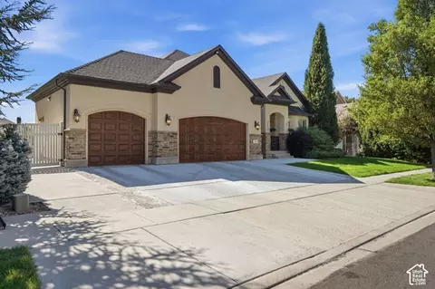 Exterior - 330 E 1250 N, Orem, UT 84057 photo 3 of 11
