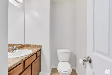 Bath - 4613 E Bridleway Rd, Eagle Mountain, UT 84005 photo 4 of 4