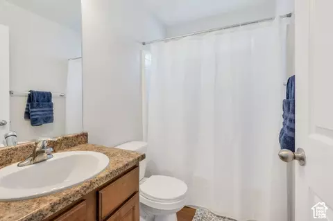 Bath - 4613 E Bridleway Rd, Eagle Mountain, UT 84005 photo 2 of 4